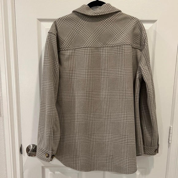 Button down polyester jacket - Picture 2 of 4